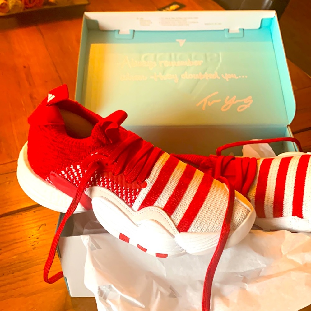 Trae Young 2 basketball shoes men size 7 1/2, current season, with box